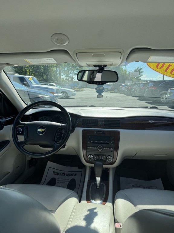 2010 Chevrolet Impala Image 12