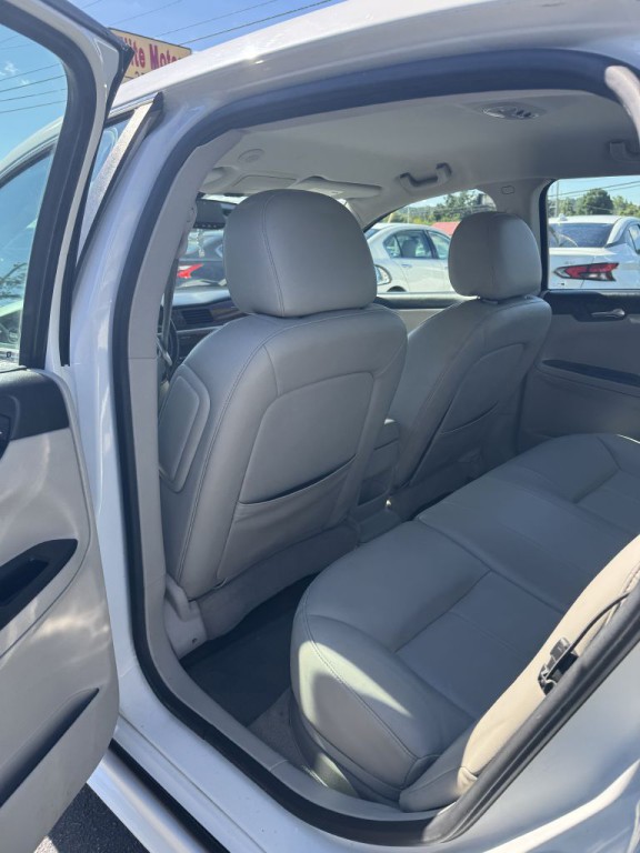 2010 Chevrolet Impala Image 16