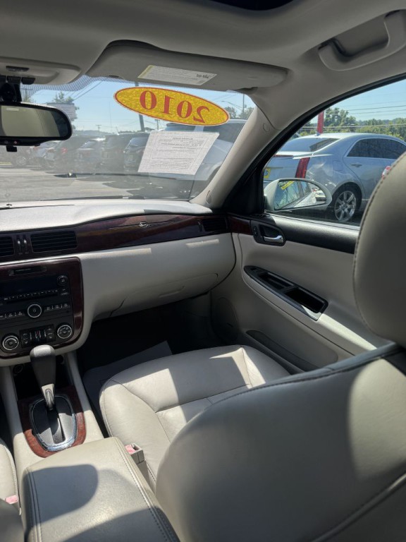 2010 Chevrolet Impala Image 12