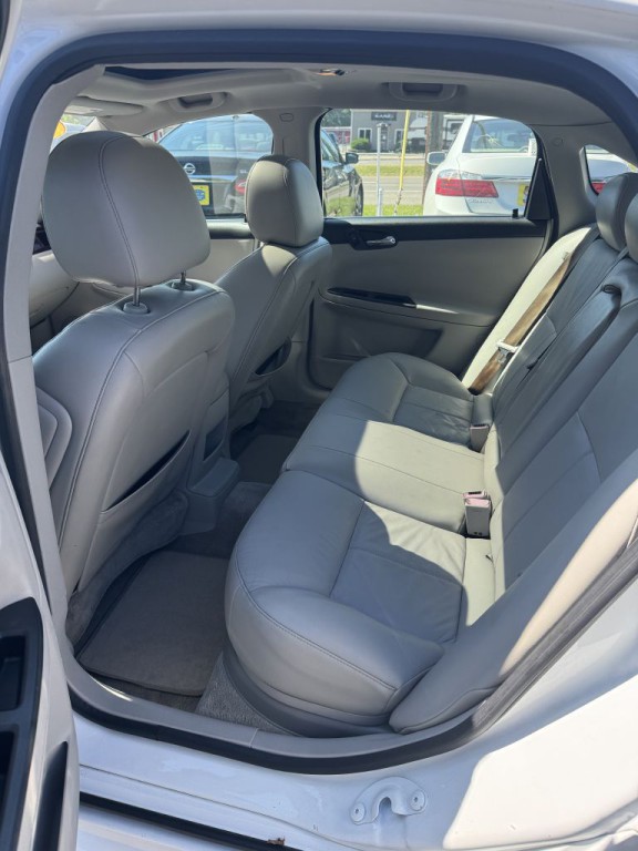 2010 Chevrolet Impala Image 15