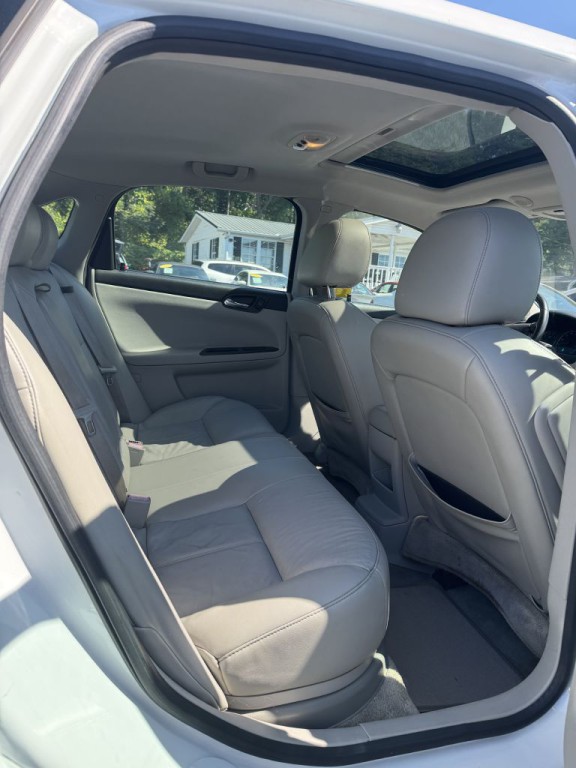 2010 Chevrolet Impala Image 18