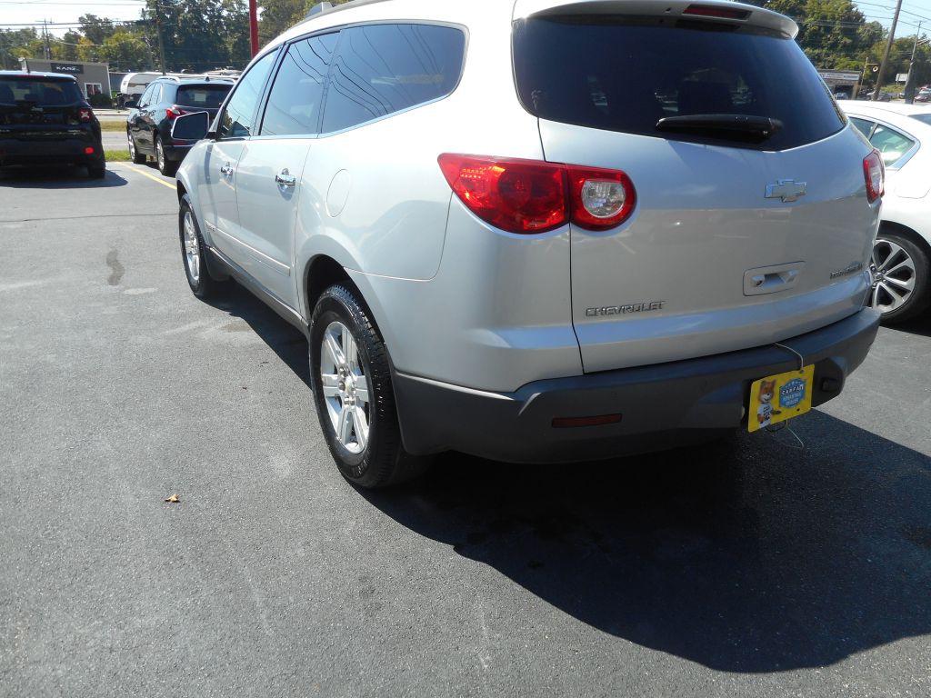 2009 Chevrolet Traverse Image 3