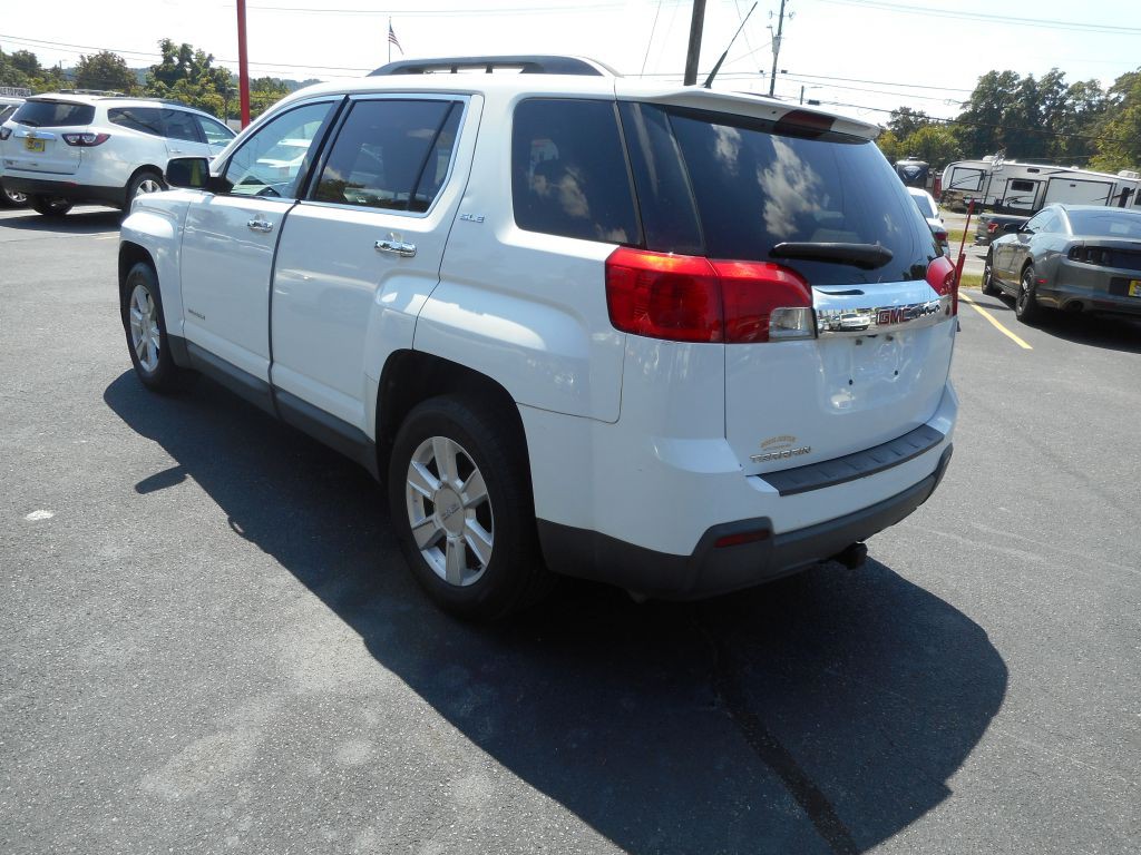 2011 GMC Terrain Image 2