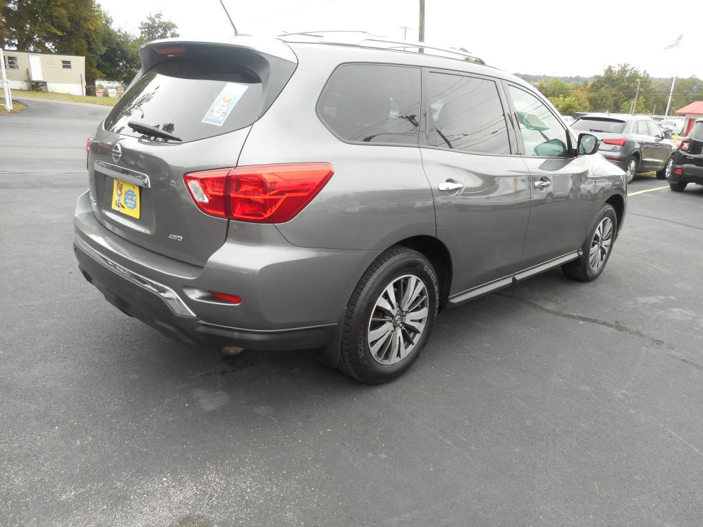 2017 Nissan Pathfinder Image 6