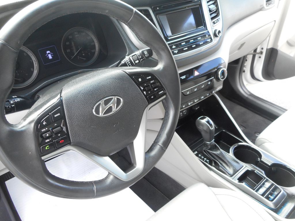 2017 Hyundai Tucson Image 16