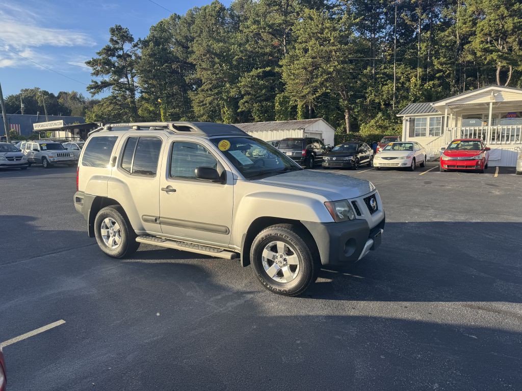 2013 Nissan Xterra Image 2
