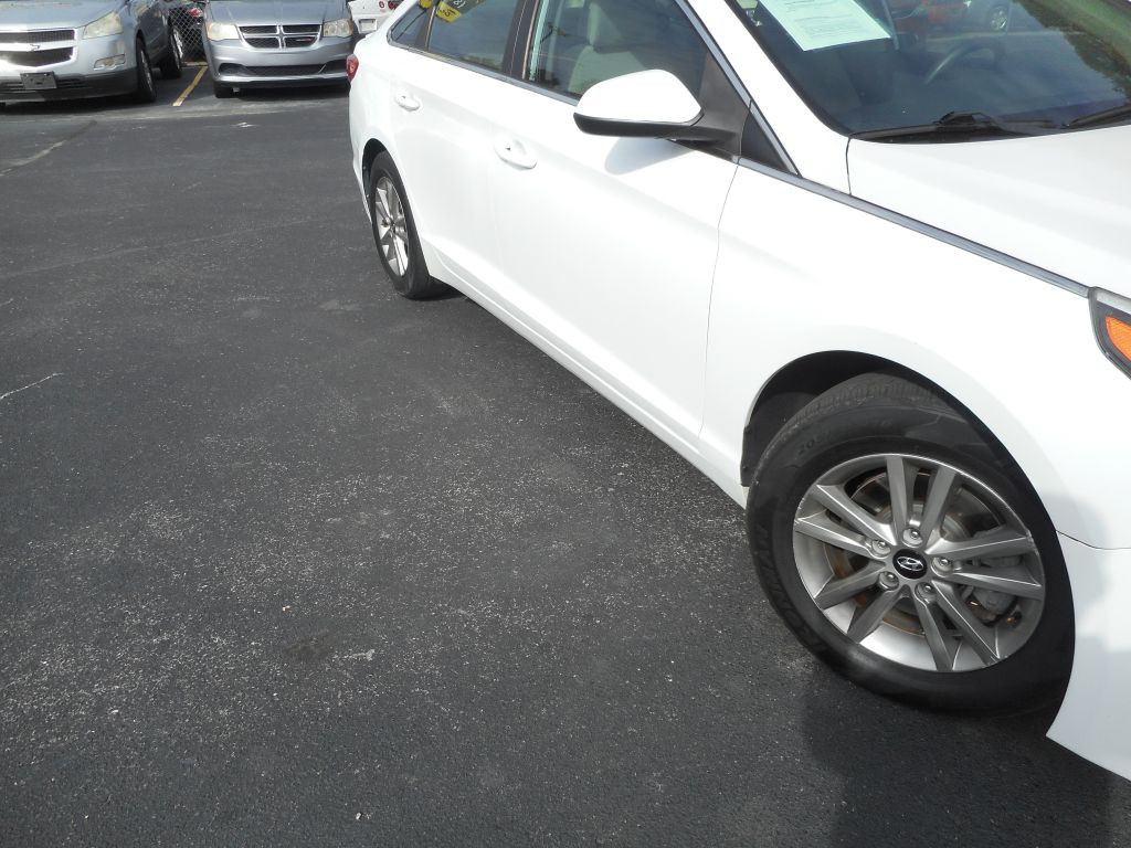 2017 Hyundai Sonata Image 4