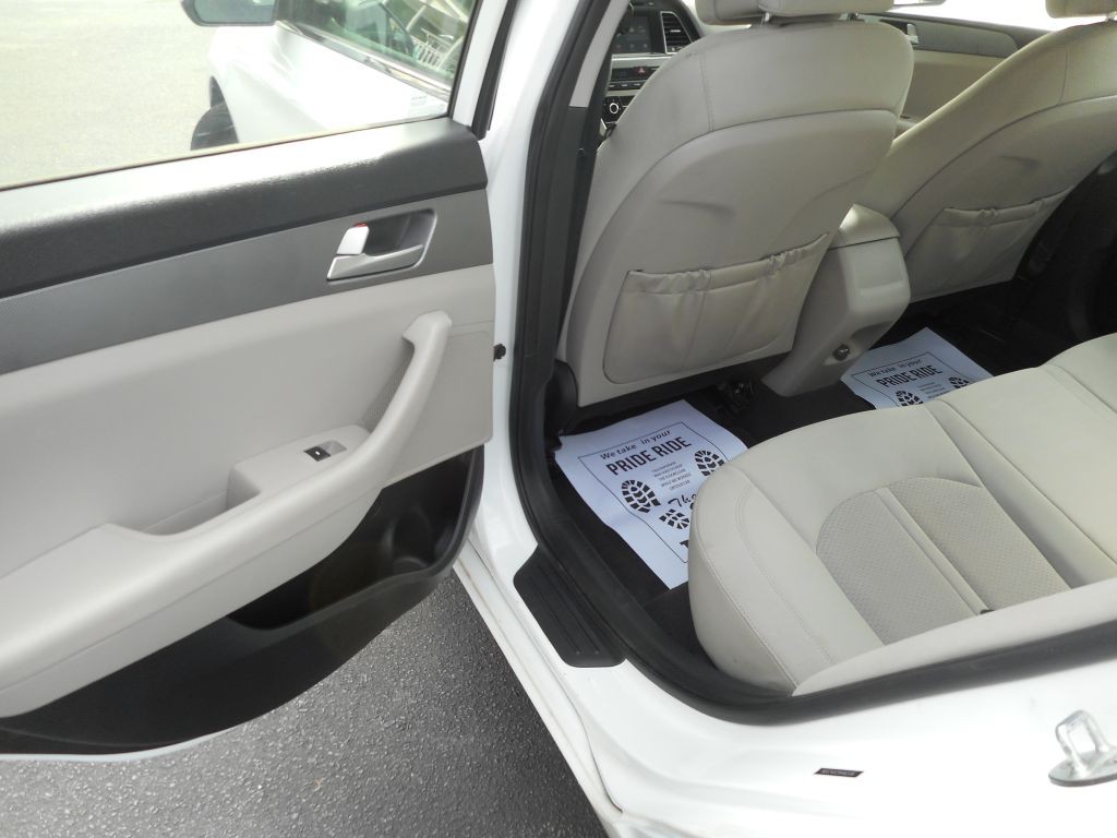 2017 Hyundai Sonata Image 9