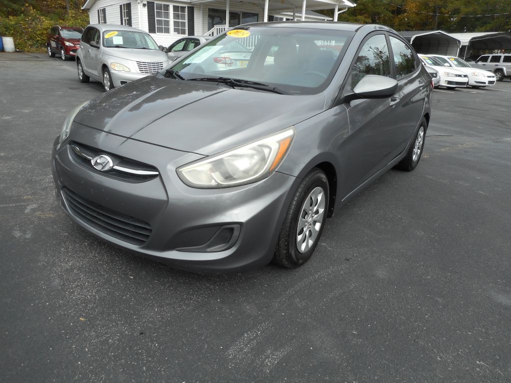 2015 Hyundai Accent Image 1