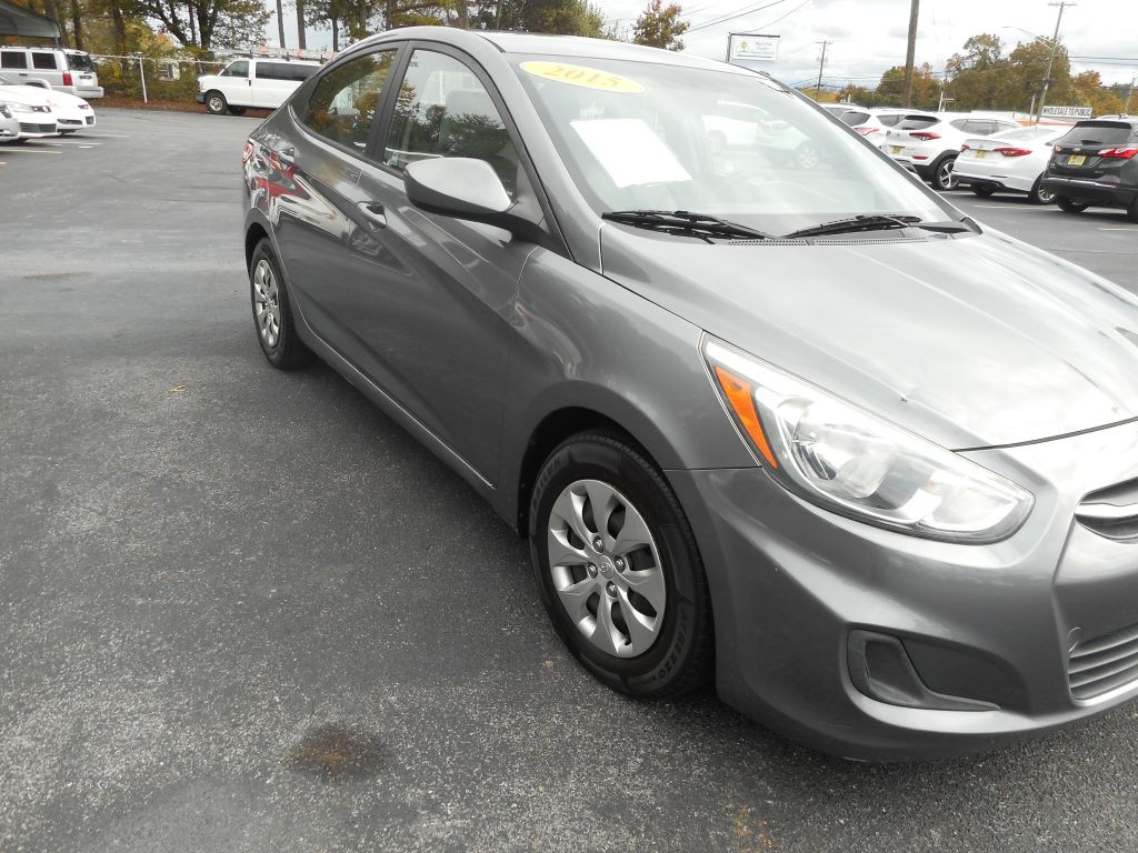 2015 Hyundai Accent Image 3