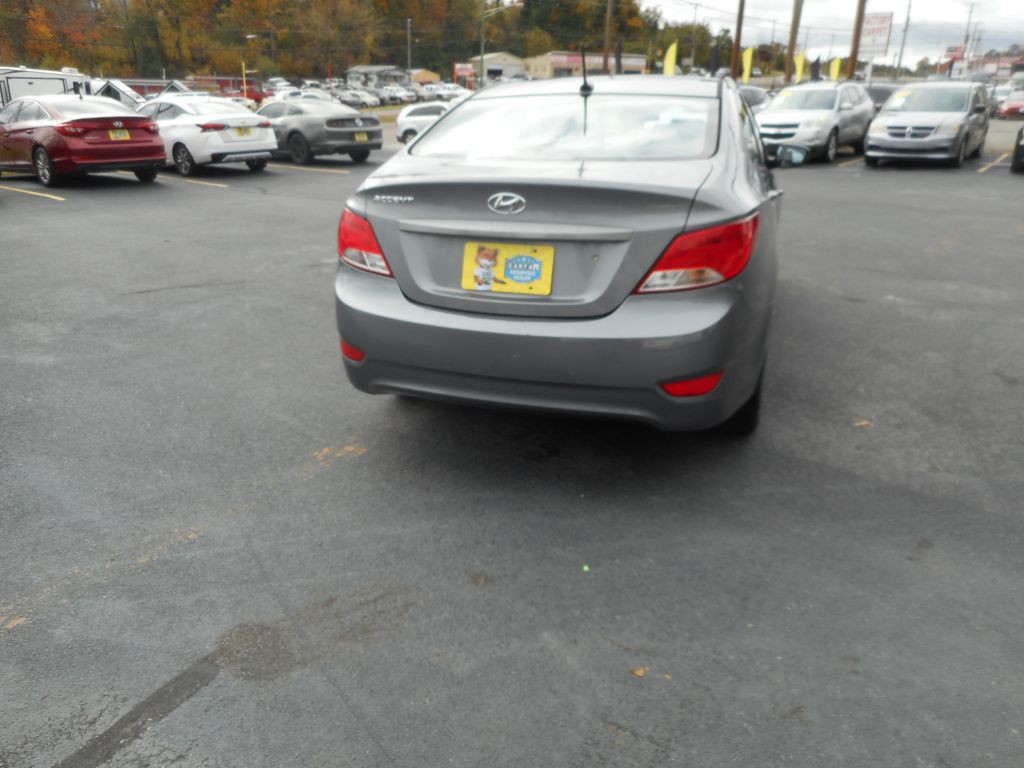 2015 Hyundai Accent Image 6