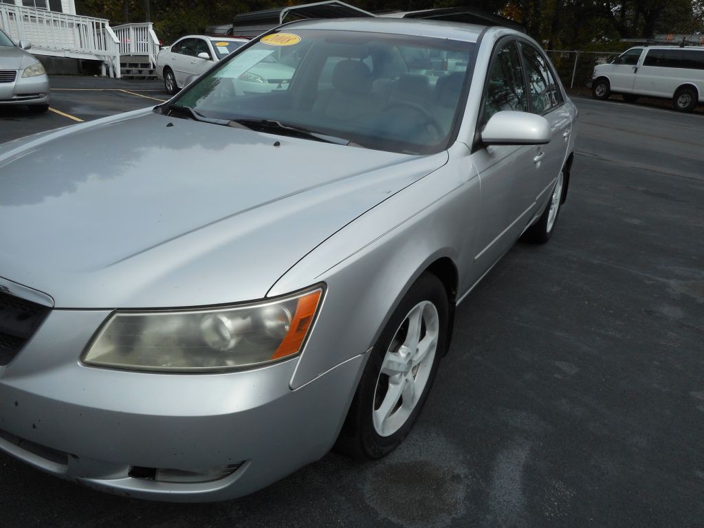 2008 Hyundai Sonata Image 2