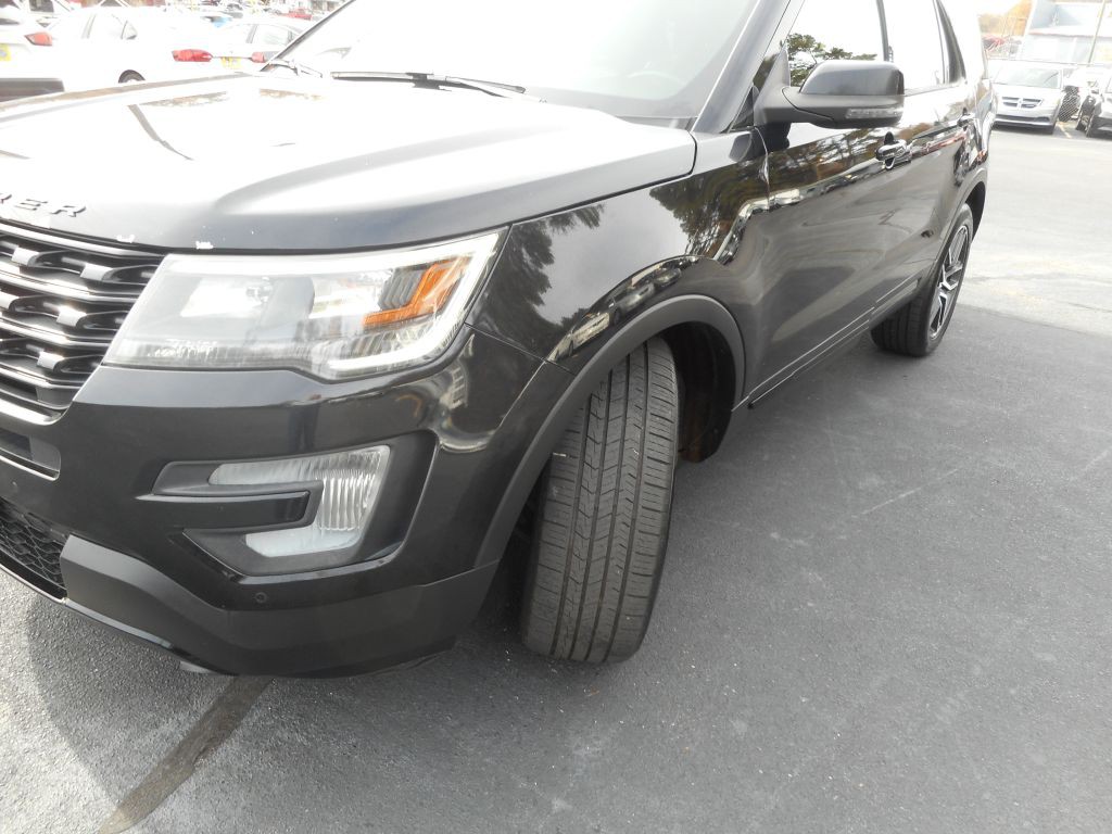 2017 Ford Explorer Image 1