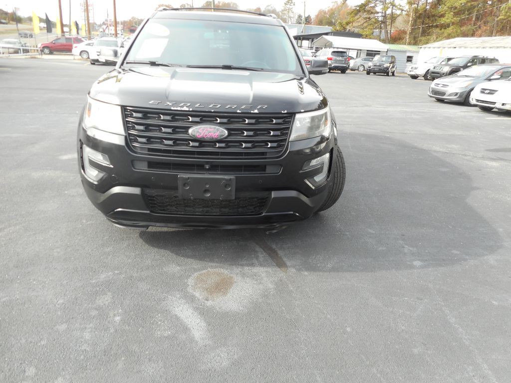 2017 Ford Explorer Image 2