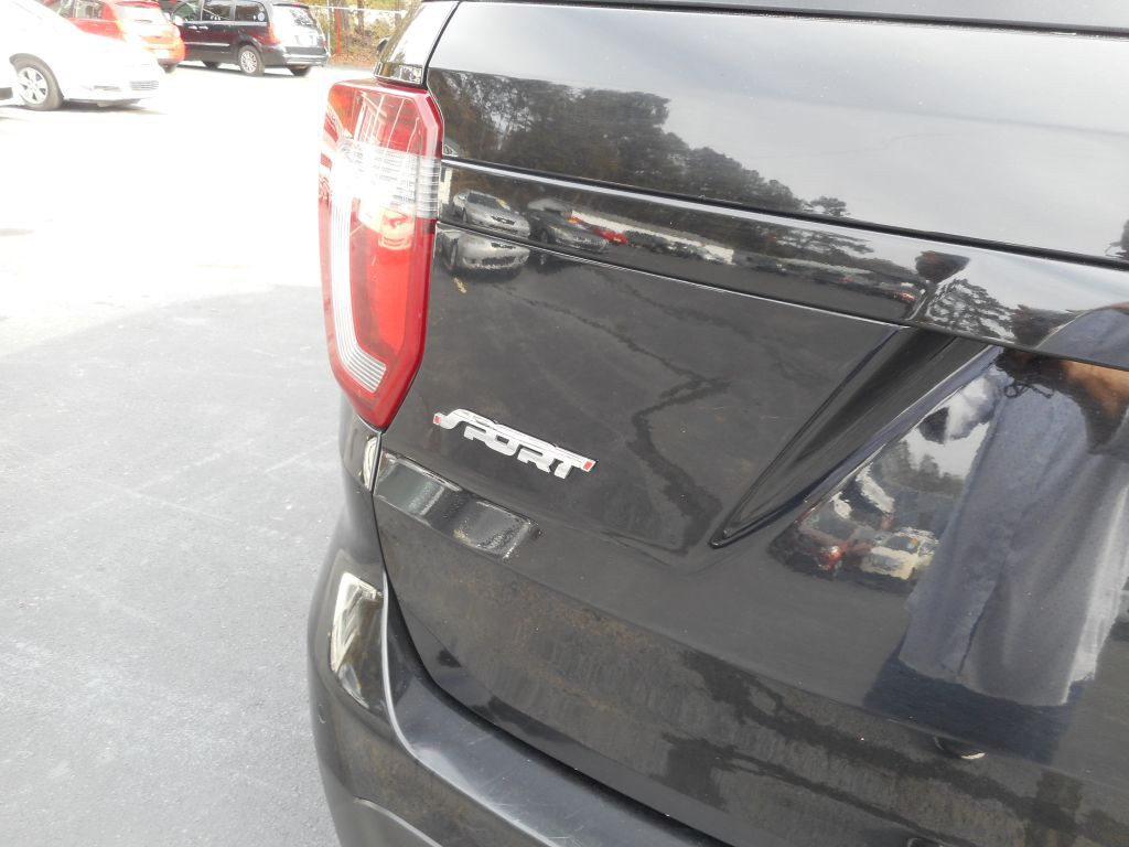 2017 Ford Explorer Image 8