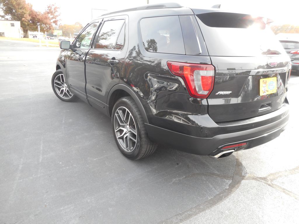 2017 Ford Explorer Image 9