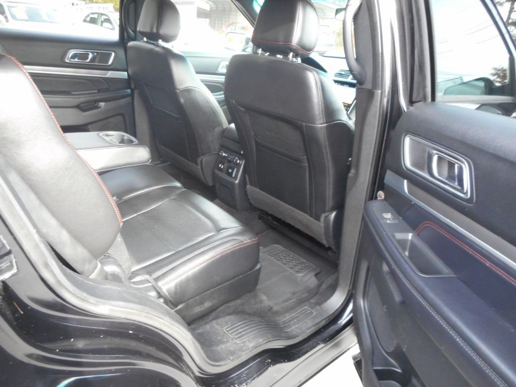 2017 Ford Explorer Image 11