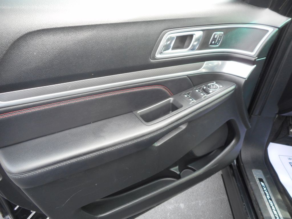 2017 Ford Explorer Image 15