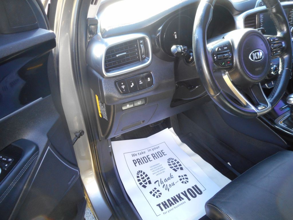 2016 Kia Sorento Image 16