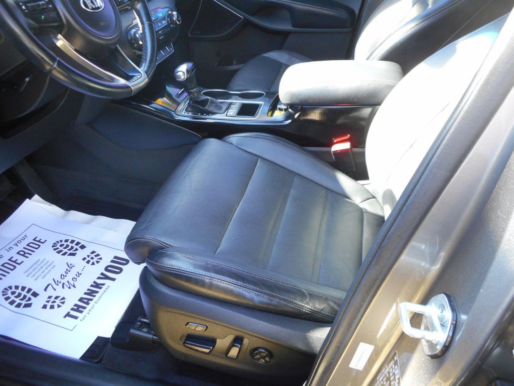 2016 Kia Sorento Image 17