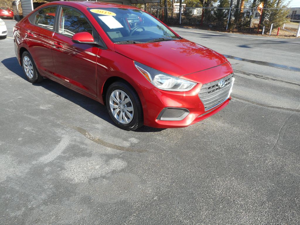 2019 Hyundai Accent Image 1