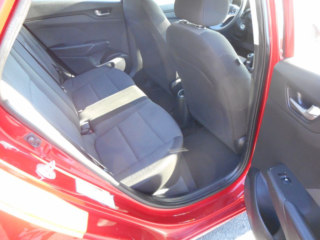 2019 Hyundai Accent Image 9