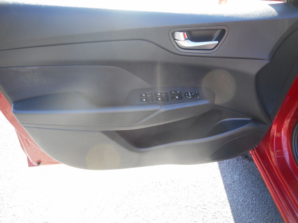 2019 Hyundai Accent Image 10