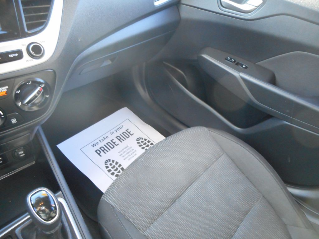 2019 Hyundai Accent Image 16