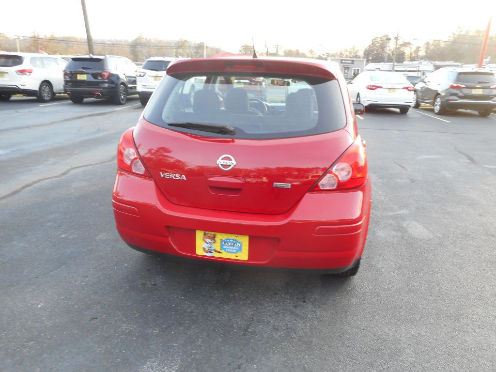 2012 Nissan Versa Image 9