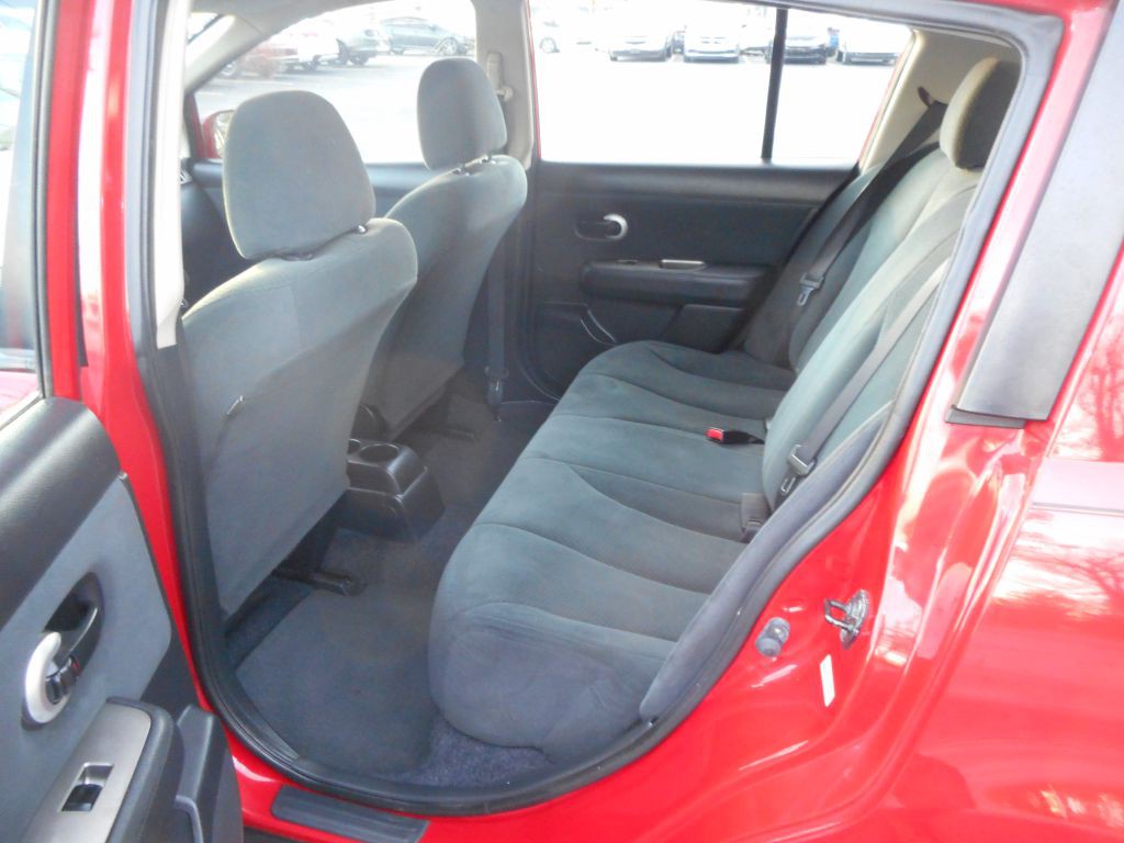 2012 Nissan Versa Image 12