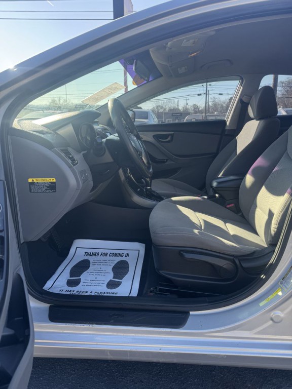 2014 Hyundai Elantra Image 9