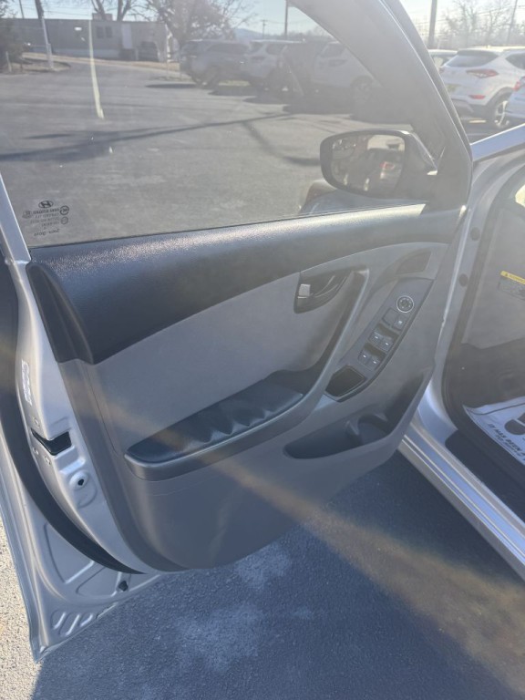 2014 Hyundai Elantra Image 10