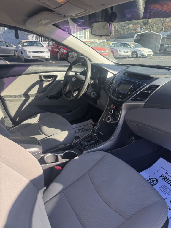 2014 Hyundai Elantra Image 18
