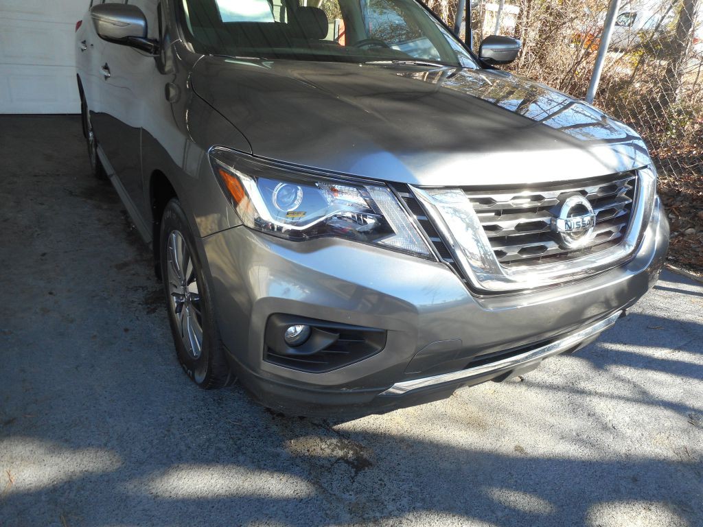 2017 Nissan Pathfinder Image 3