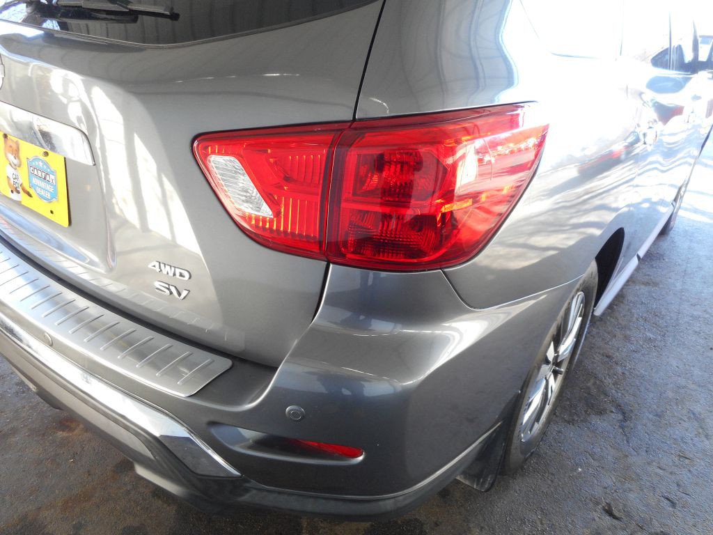 2017 Nissan Pathfinder Image 8