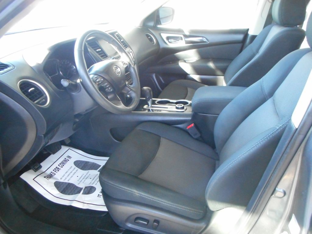 2017 Nissan Pathfinder Image 13
