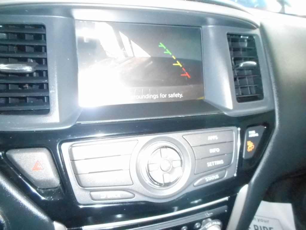 2017 Nissan Pathfinder Image 18