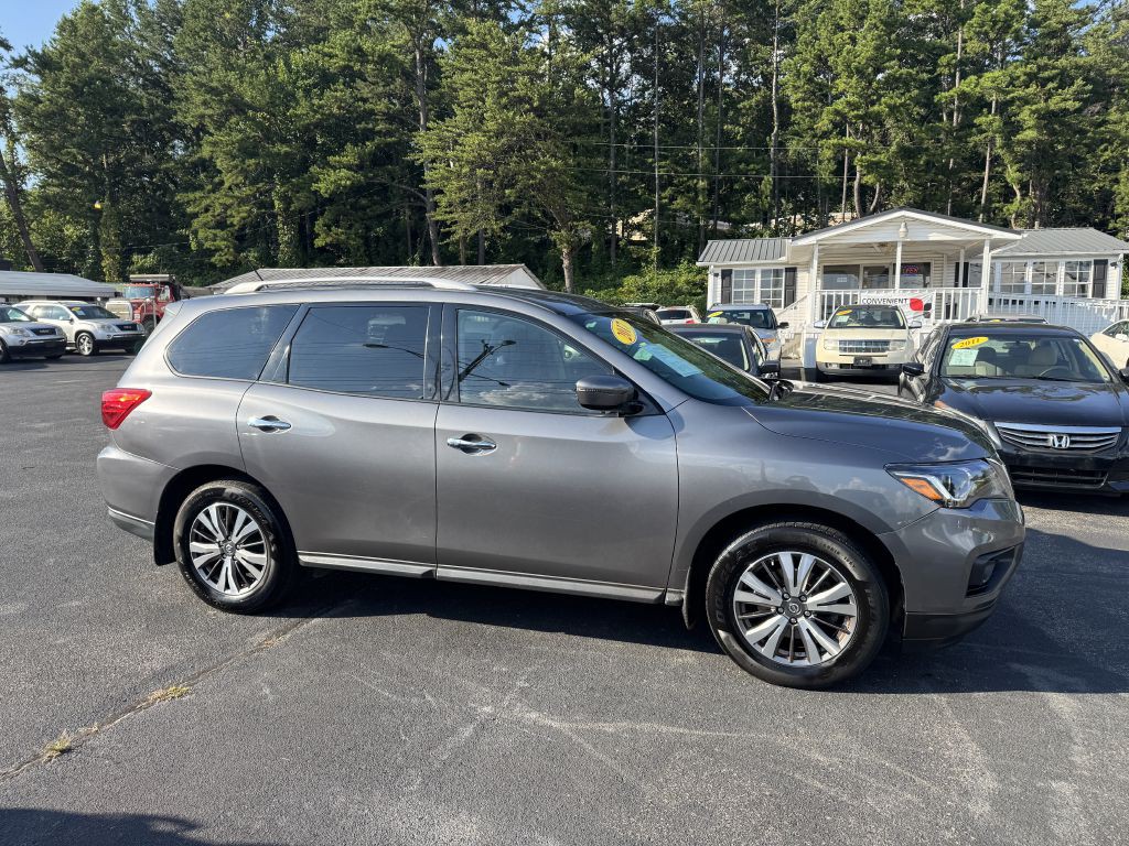 2017 Nissan Pathfinder Image 3