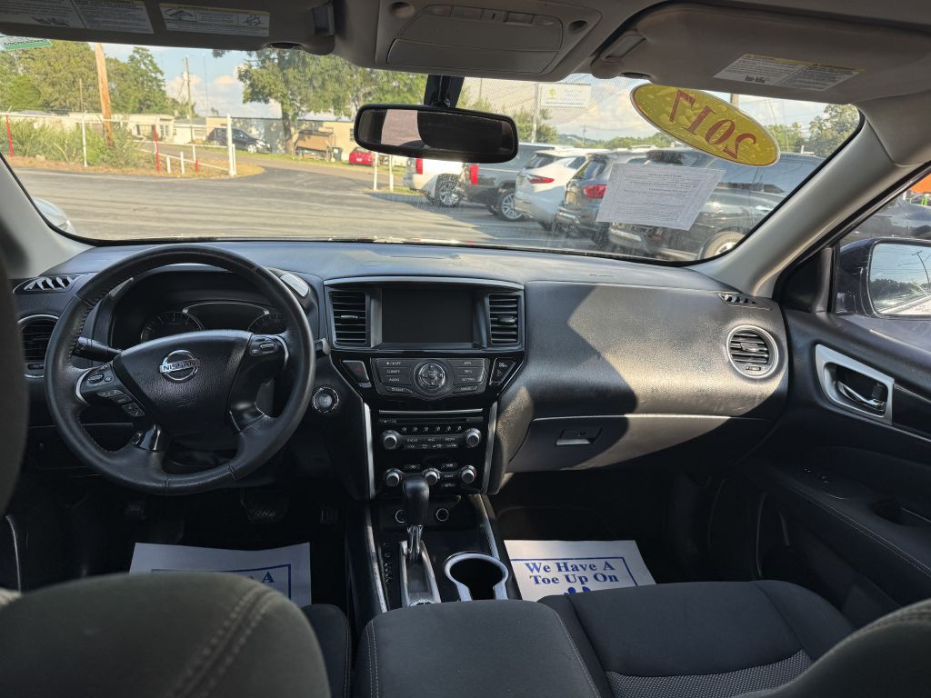 2017 Nissan Pathfinder Image 12