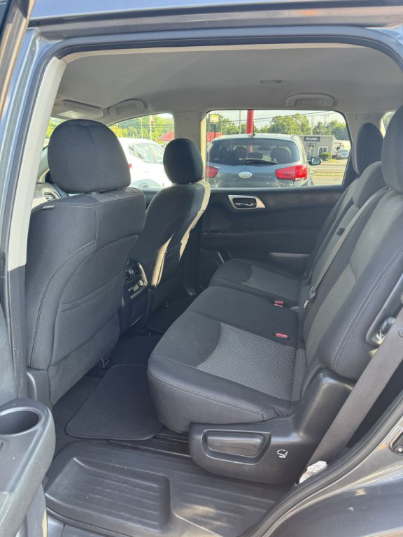2017 Nissan Pathfinder Image 16