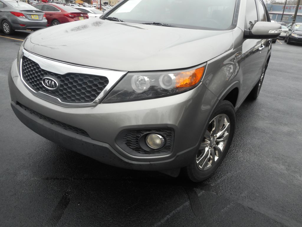 2011 Kia Sorento Image 2