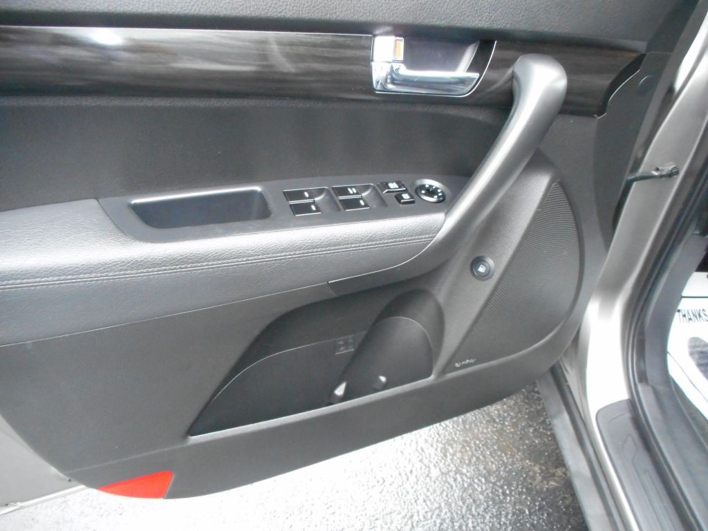 2011 Kia Sorento Image 14