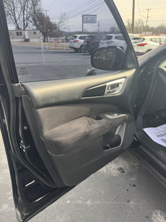 2013 Nissan Pathfinder Image 11