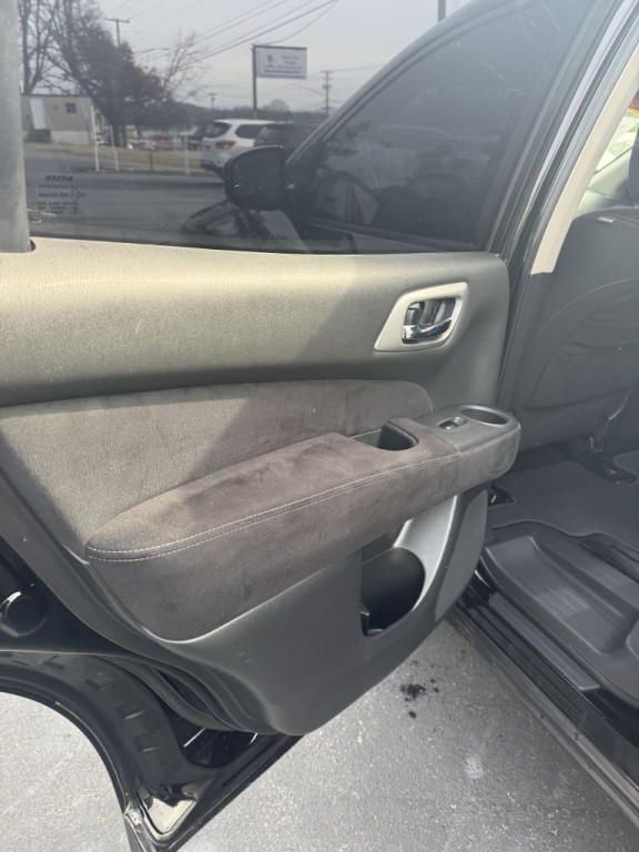 2013 Nissan Pathfinder Image 17