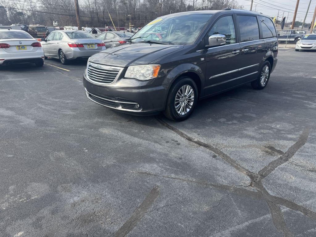 2014 Chrysler Town & Country Image 8