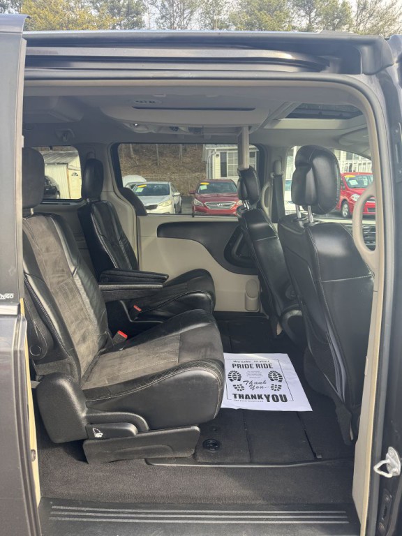 2014 Chrysler Town & Country Image 20