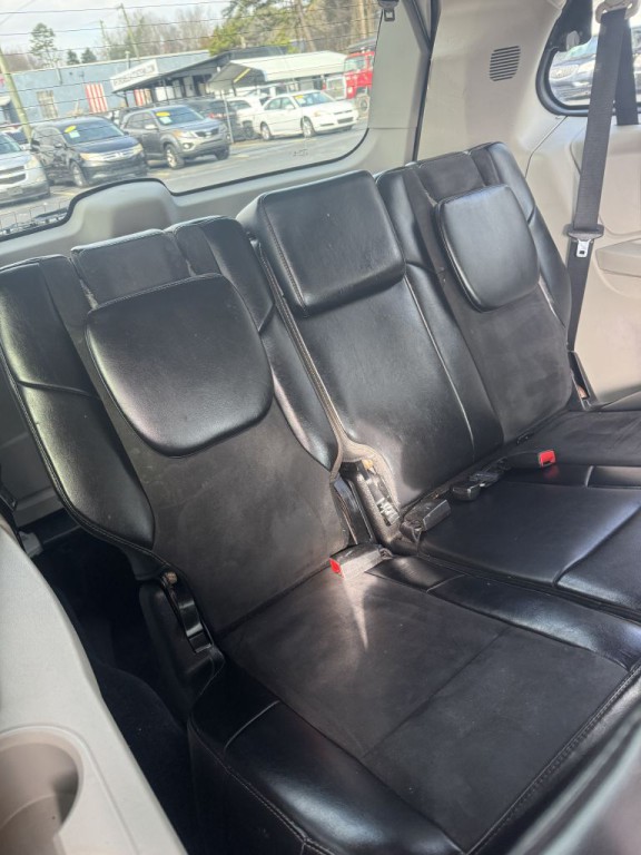 2014 Chrysler Town & Country Image 22