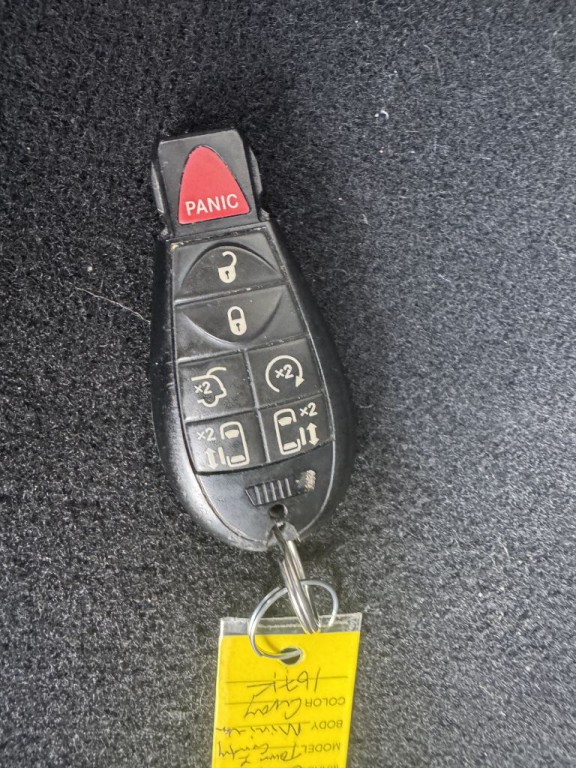 2014 Chrysler Town & Country Image 26