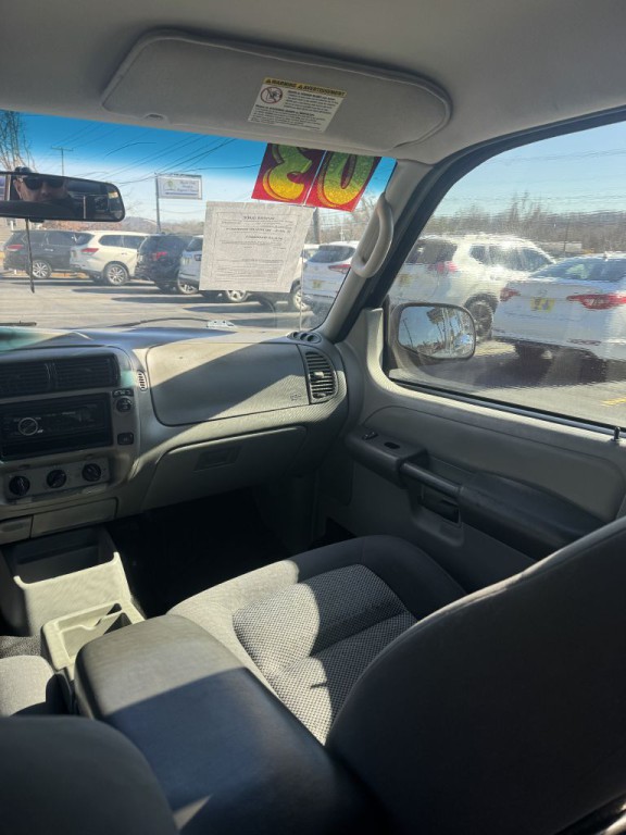 2003 Ford Explorer Image 10