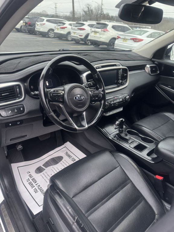 2016 Kia Sorento Image 9